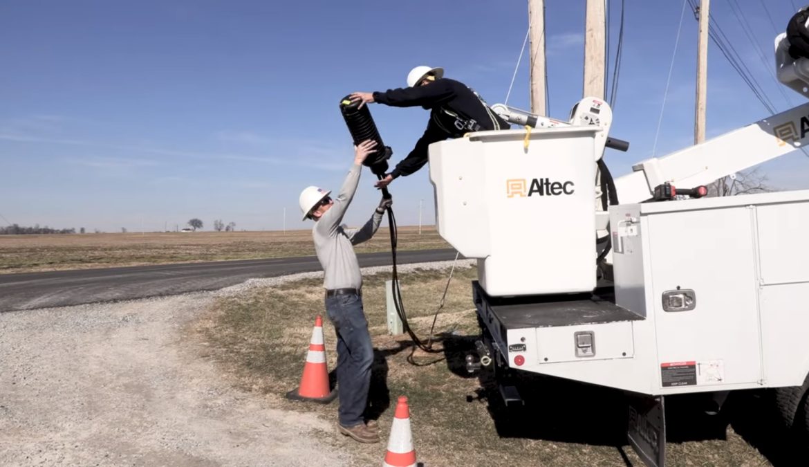 Three electric co-ops receive Kentucky broadband grants